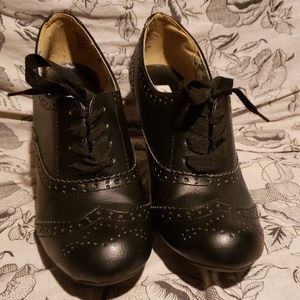 AE black faux leather vintage look heels